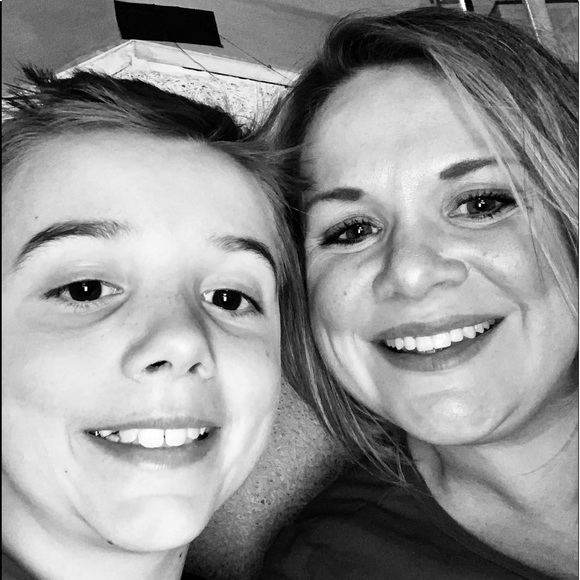 Meet your Posher, Leah🌷 - Picture 4 of 4